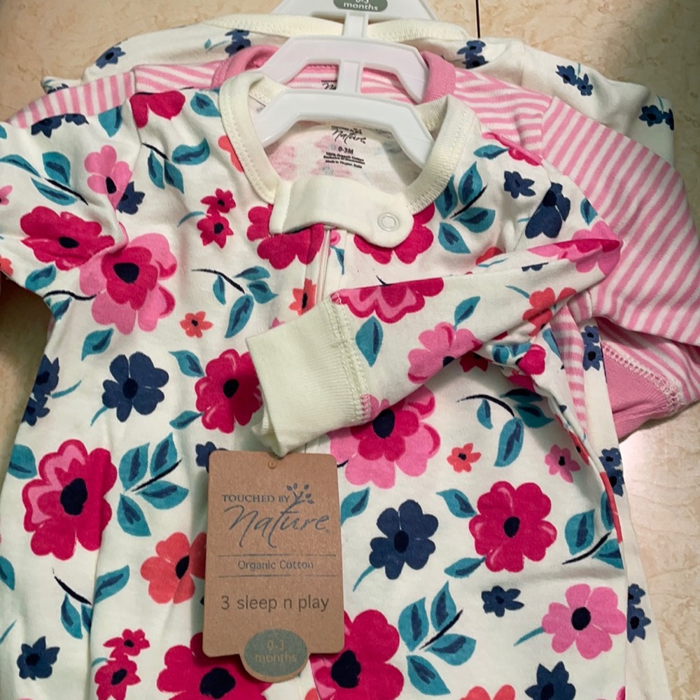 NWT 3 sleep n play set. Organic cotton.